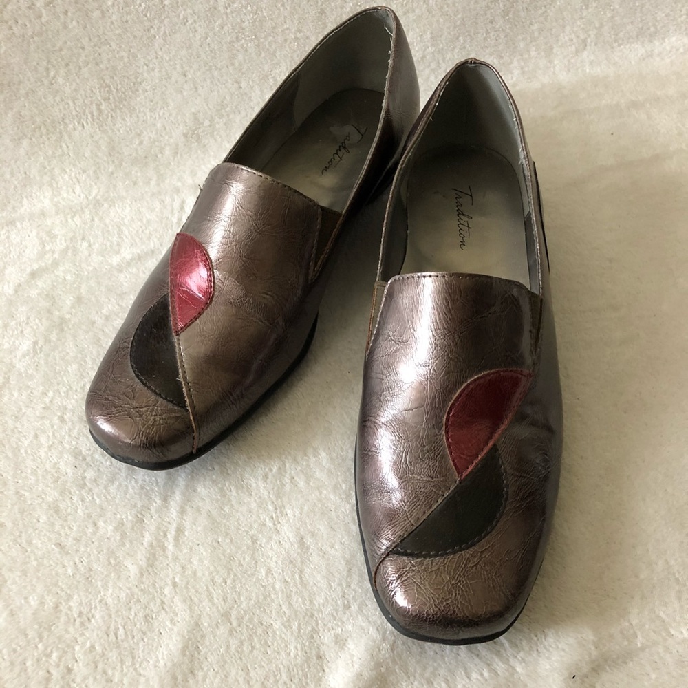 🦖Vintage Sears Tradition slip on shoes